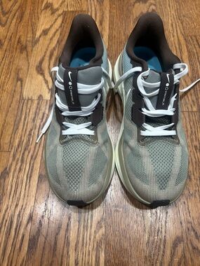 Nike Men’s Olive Green and Brown Mesh Running Sneakers with White Laces